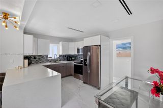 231 NW 44th St, Miami, FL 33127