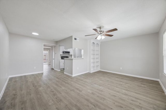 3800 Sherwood Lane 148, Houston, TX 77092