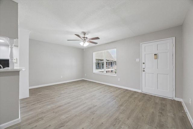 3800 Sherwood Lane 148, Houston, TX 77092