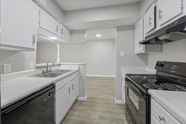 3800 Sherwood Lane 148, Houston, TX 77092