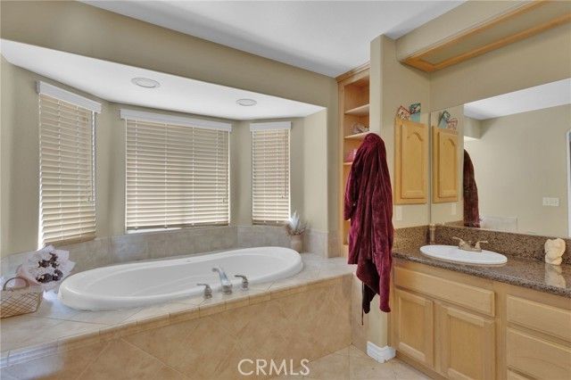 13597 Kiowa, Apple Valley, CA 92308