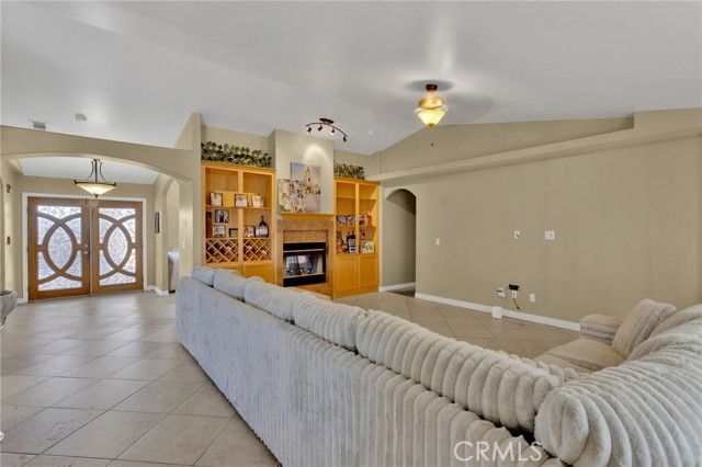 13597 Kiowa, Apple Valley, CA 92308