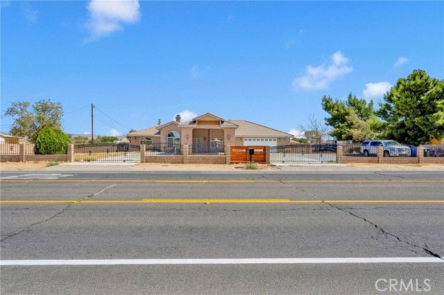 13597 Kiowa, Apple Valley, CA 92308
