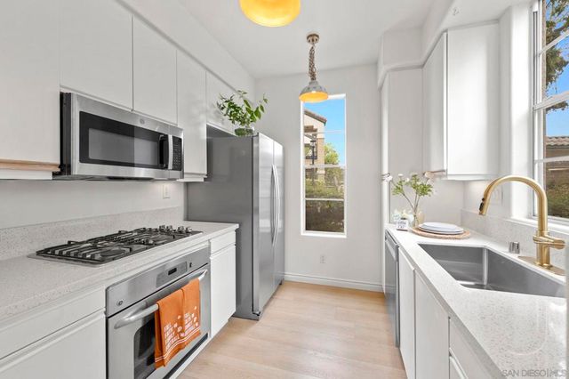 3537 El Rincon 259, San Diego, CA 92130