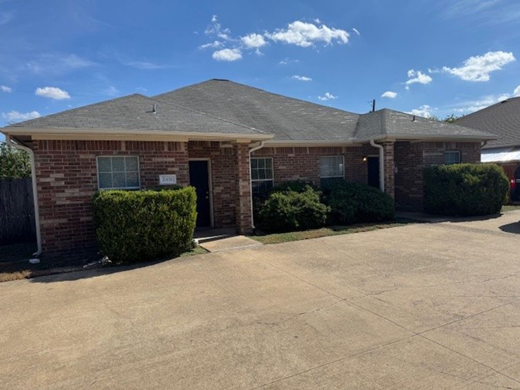 2432-2434 Berger Drive, Bryan, TX 77802