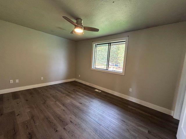 13420 N Stephanie Ct, Mead, WA 99021