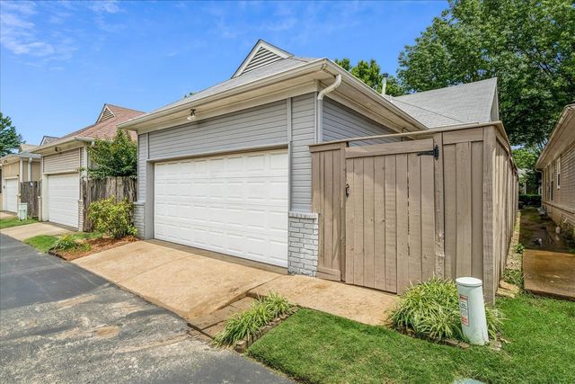 1209 MISTY ISLE DR, Memphis, TN 38103