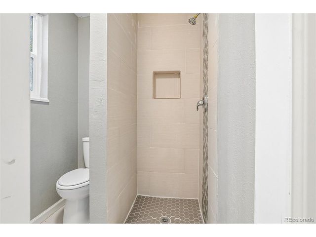9339 W 76th Ave, Arvada, CO 80005