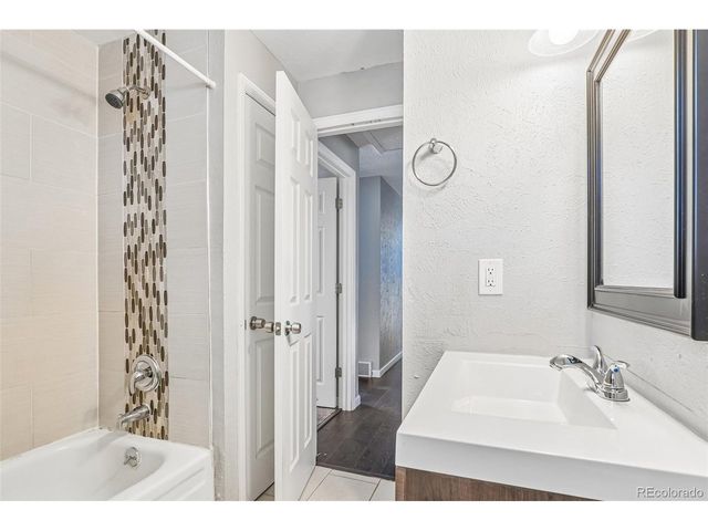 9339 W 76th Ave, Arvada, CO 80005
