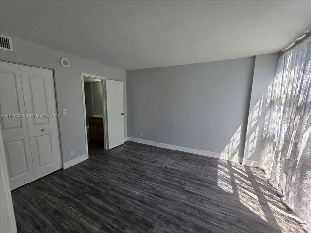17021 N Bay Road 324, Sunny Isles Beach, FL 33160