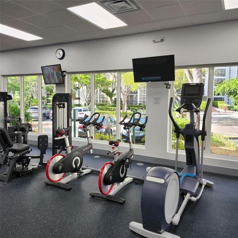 17021 N Bay Road 324, Sunny Isles Beach, FL 33160