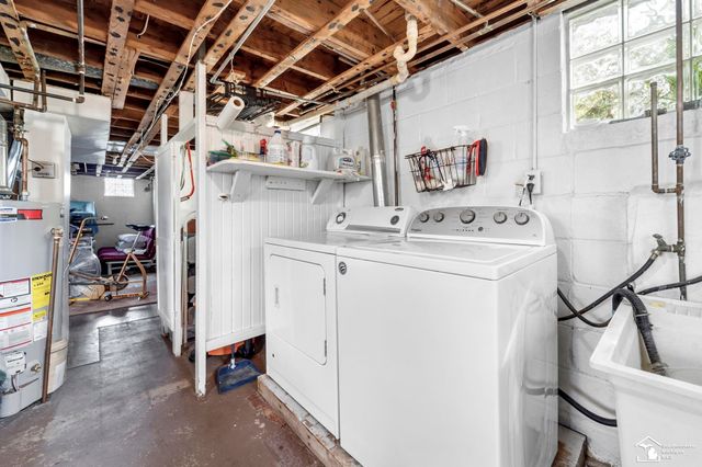 1727 Sycamore Street, Wyandotte, MI 48192