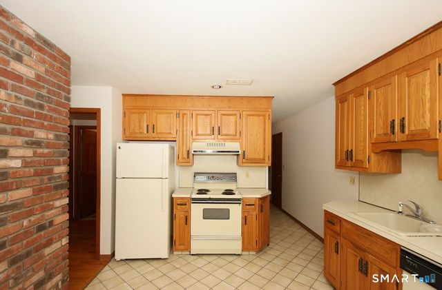 328 Saybrook Road, Orange, CT 06477