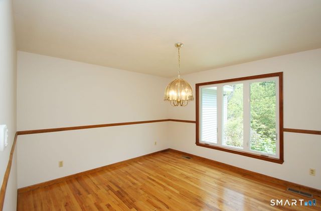 328 Saybrook Road, Orange, CT 06477