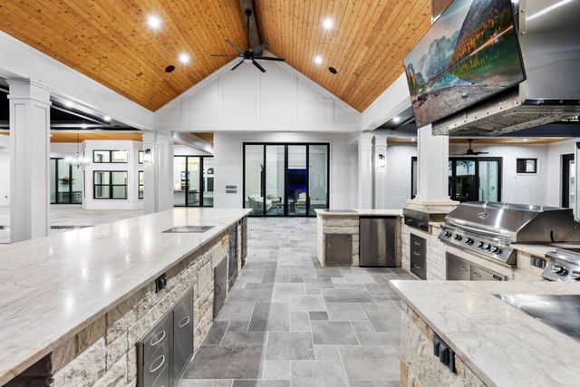 15240 Saddlewood Drive, Conroe, TX 77384
