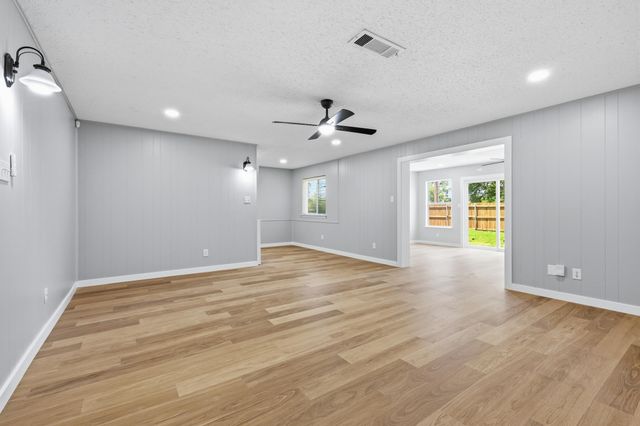 1909 Schumac Lane, Bedford, TX 76022