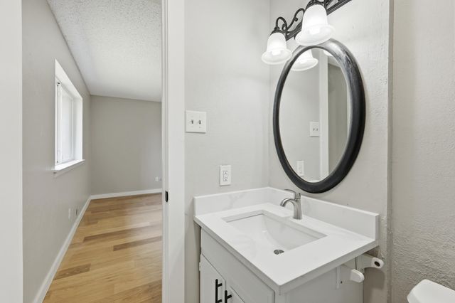 1909 Schumac Lane, Bedford, TX 76022