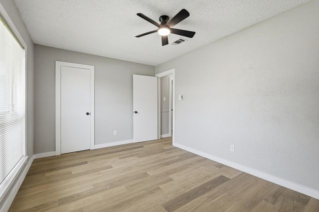 1909 Schumac Lane, Bedford, TX 76022