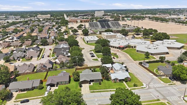 1909 Schumac Lane, Bedford, TX 76022