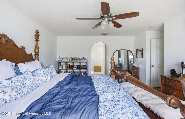 11077 JENNY WREN Road, Brooksville, FL 34614