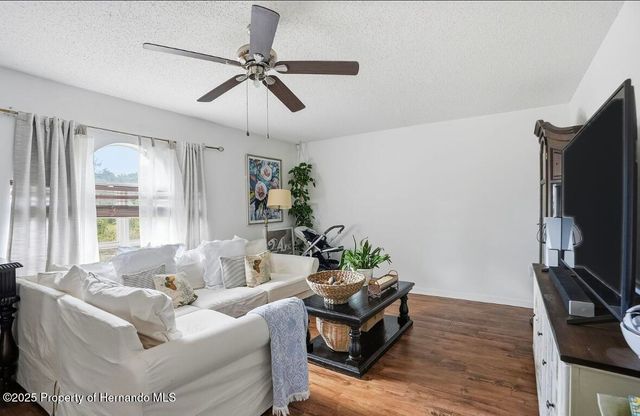 11077 JENNY WREN Road, Brooksville, FL 34614