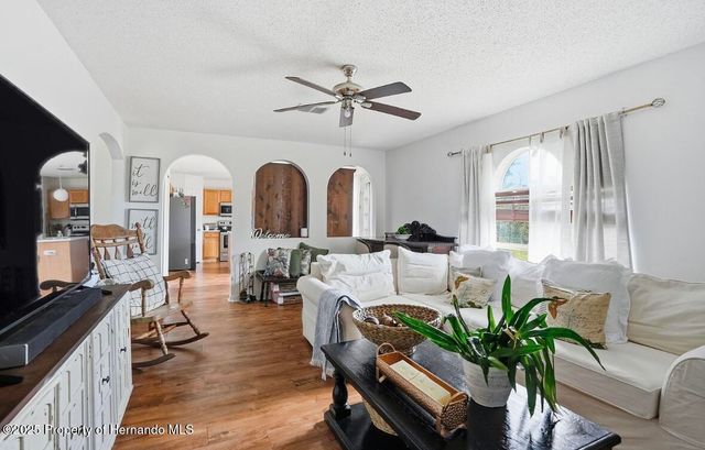 11077 JENNY WREN Road, Brooksville, FL 34614