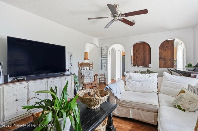 11077 JENNY WREN Road, Brooksville, FL 34614