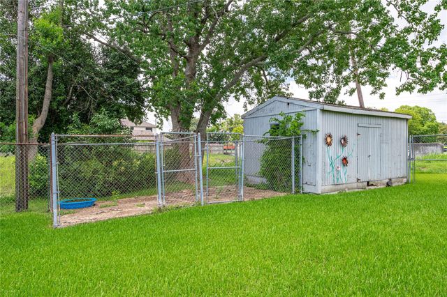 6302 Olson Lane, Pasadena, TX 77505