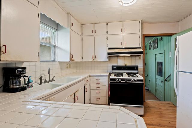6302 Olson Lane, Pasadena, TX 77505