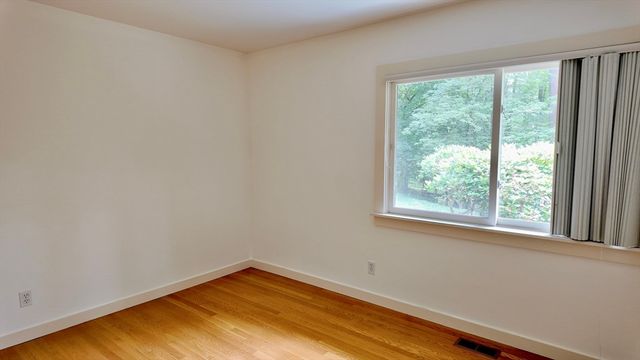 14 Overlook Dr, Weston, MA 02493