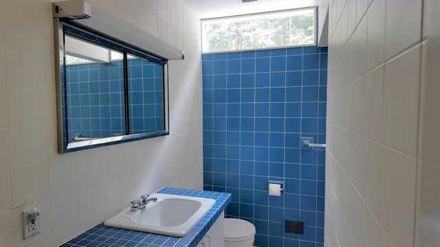 14 Overlook Dr, Weston, MA 02493