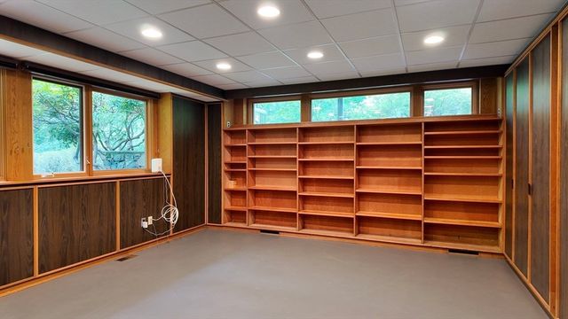 14 Overlook Dr, Weston, MA 02493