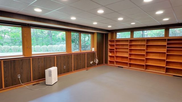 14 Overlook Dr, Weston, MA 02493