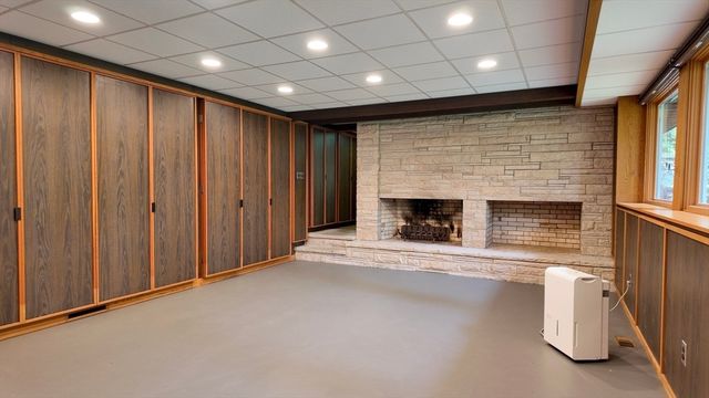 14 Overlook Dr, Weston, MA 02493