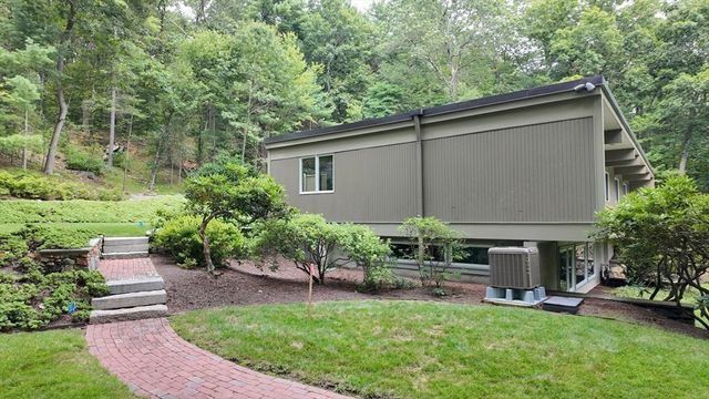 14 Overlook Dr, Weston, MA 02493