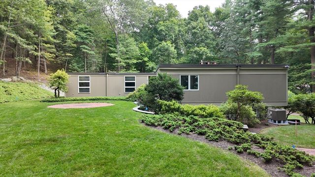 14 Overlook Dr, Weston, MA 02493