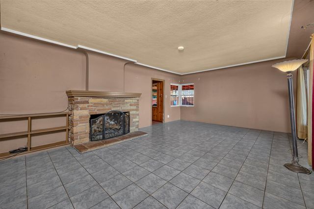 2218 N Arthur Avenue, Fresno, CA 93705