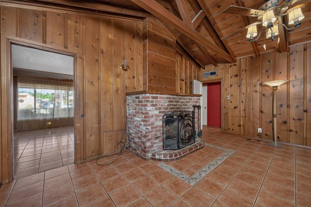 2218 N Arthur Avenue, Fresno, CA 93705