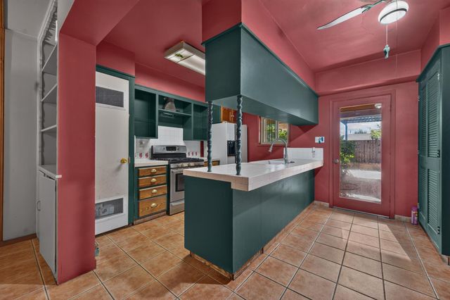 2218 N Arthur Avenue, Fresno, CA 93705