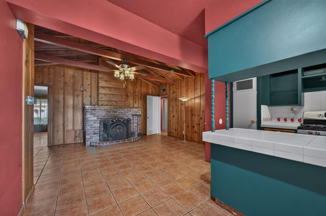 2218 N Arthur Avenue, Fresno, CA 93705