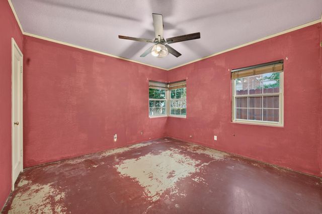 2218 N Arthur Avenue, Fresno, CA 93705