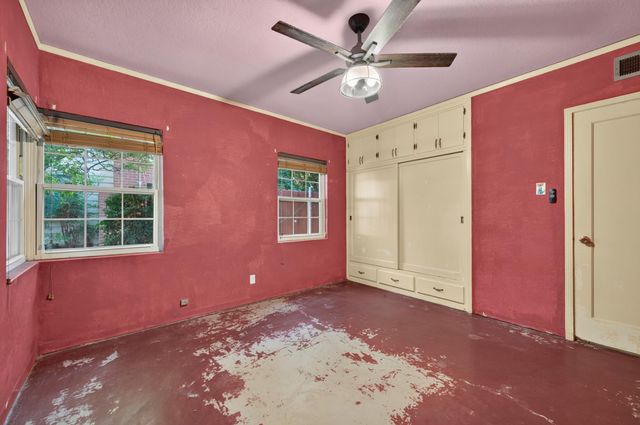 2218 N Arthur Avenue, Fresno, CA 93705