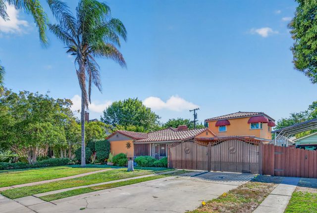2218 N Arthur Avenue, Fresno, CA 93705