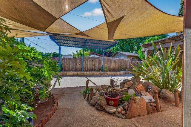 2218 N Arthur Avenue, Fresno, CA 93705