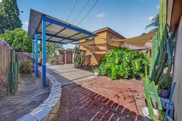 2218 N Arthur Avenue, Fresno, CA 93705