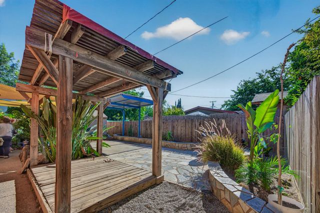 2218 N Arthur Avenue, Fresno, CA 93705
