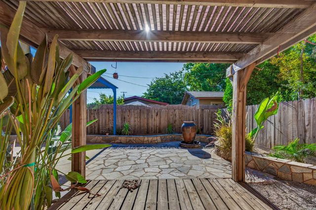 2218 N Arthur Avenue, Fresno, CA 93705
