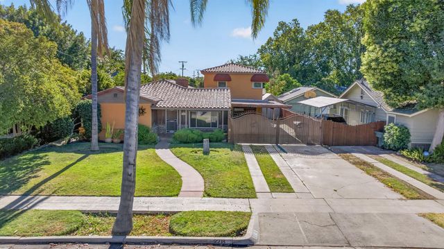 2218 N Arthur Avenue, Fresno, CA 93705