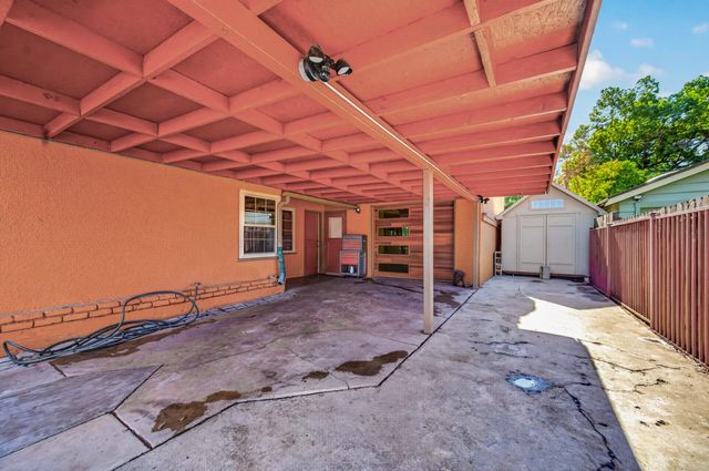 2218 N Arthur Avenue, Fresno, CA 93705