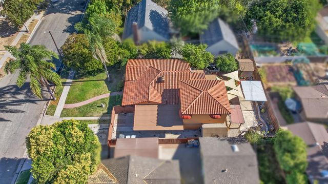 2218 N Arthur Avenue, Fresno, CA 93705